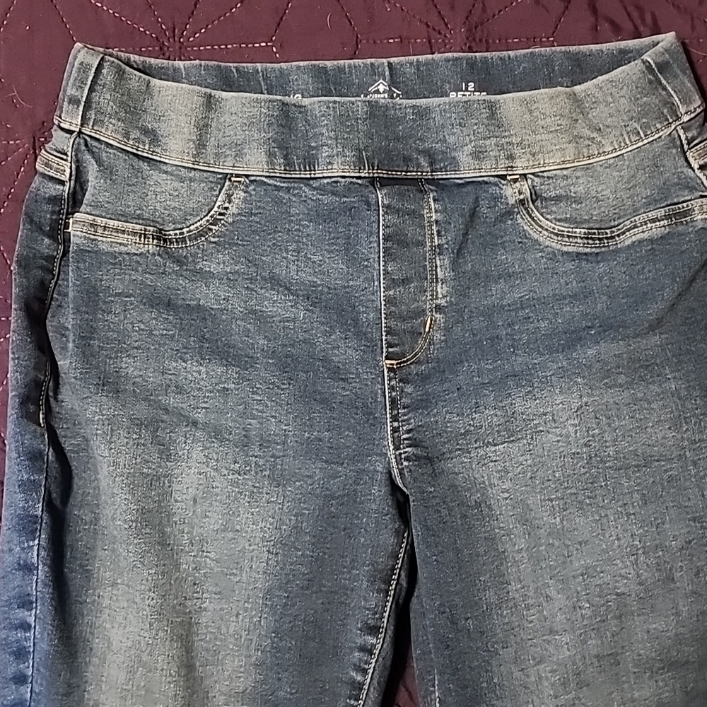 St. John's Bay 12p jeggings. Previously loved, in great condition.